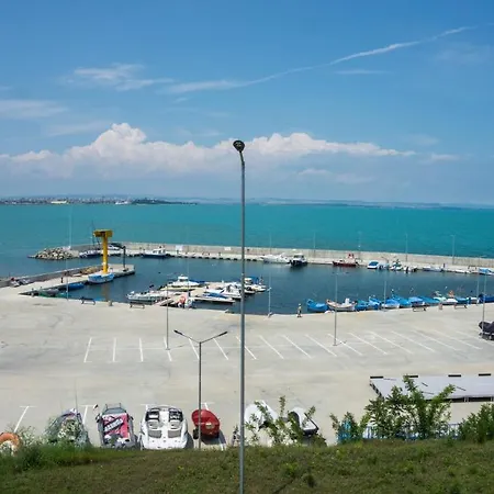 Kraimorie Park شقة