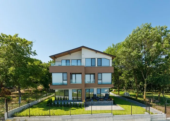 Lejlighed Kraimorie Park